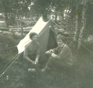 Minni ja Luru (Simpura) VJ -leirillä 15.-17.8. 1960